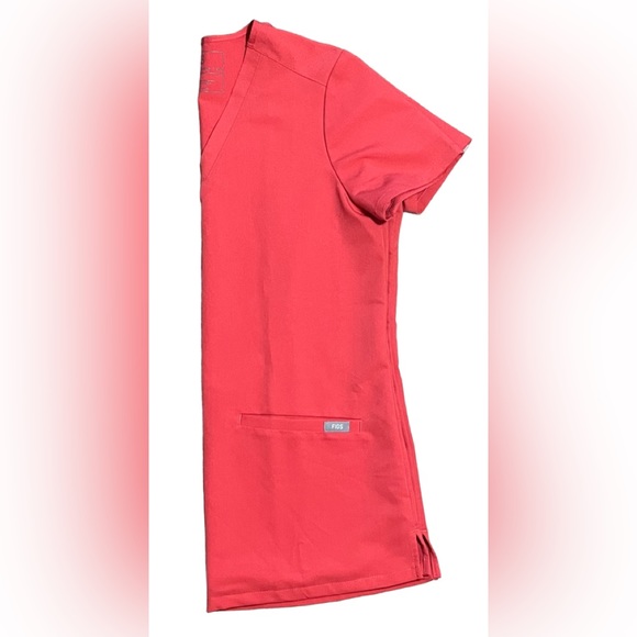 ❤️🧡 FIGS Casma™ Three-Pocket Scrub Top XS Limited Edition color Clay EUC - Picture 4 of 16